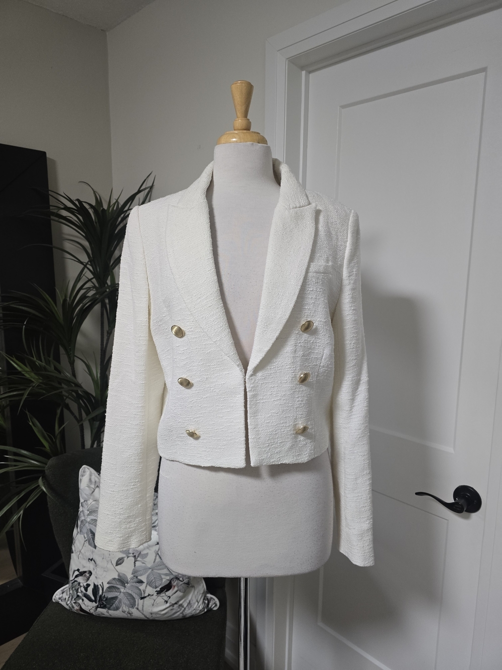Cropped Double-Breasted Women's Cream Textured Blazer